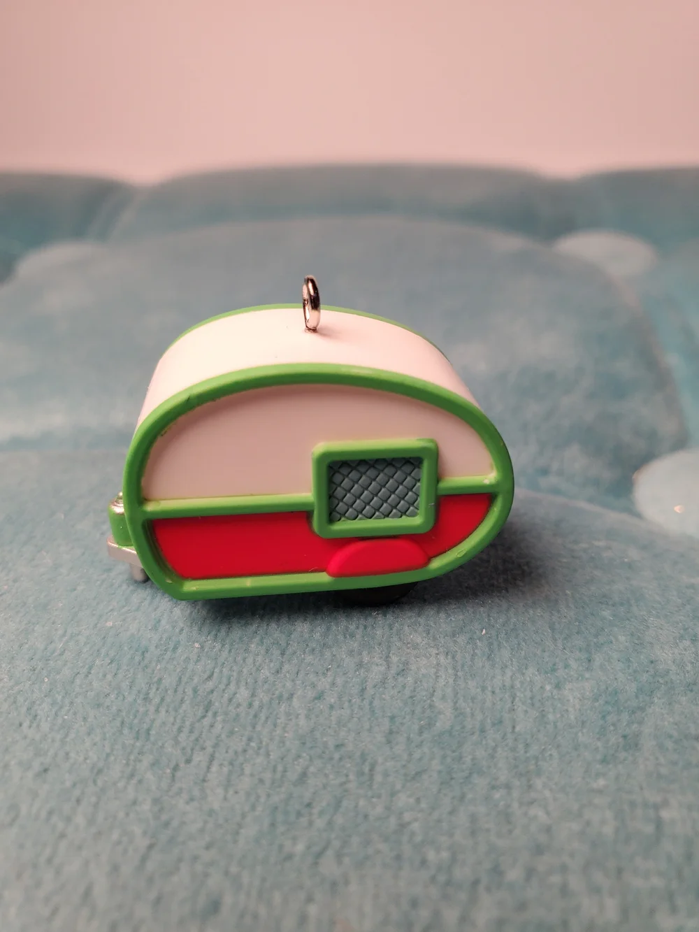 Hallmark Keepsake Cozy Birdhouse Camper Miniature Ornament 2015 QXM8517